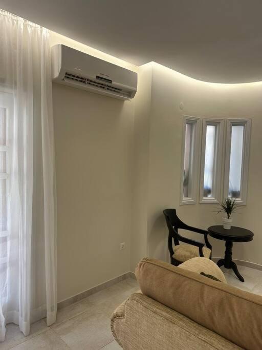 Eclectic Apartment Near Downtown Iraklio Exterior foto