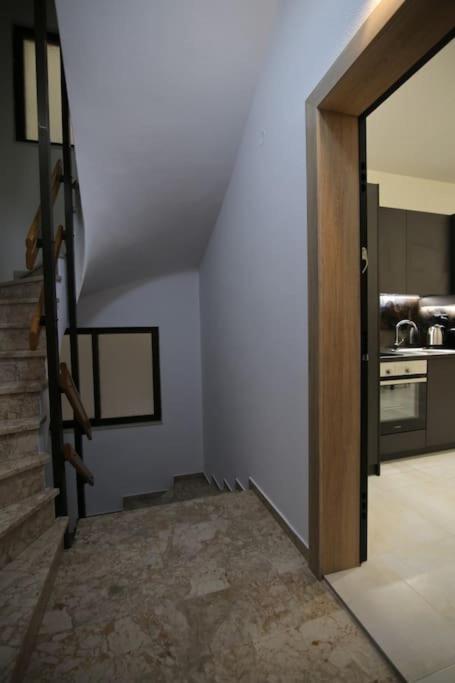 Eclectic Apartment Near Downtown Iraklio Exterior foto